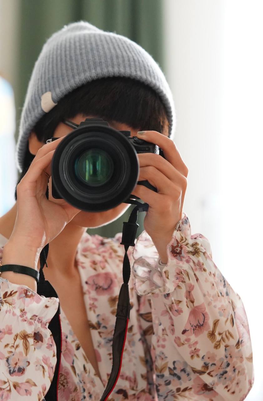 Lens up. Mirror returned.